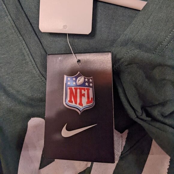 Nike NFL Green Bay Packers V-Neck Tee Womens Size Medium NWT - Picture 4 of 5